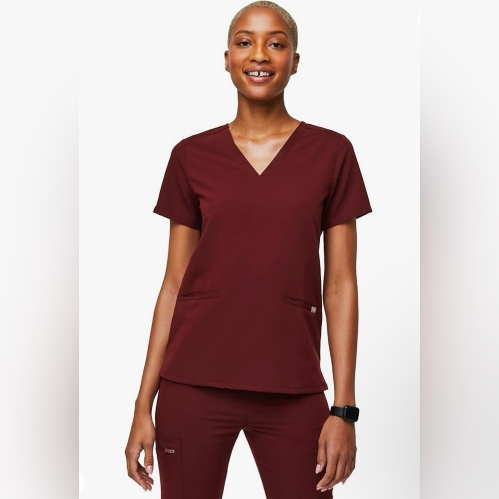 FIGS Casma Scrub Classic Fit, 3 Pockets, Anti-Wrinkle Women's Medical Scrub Top